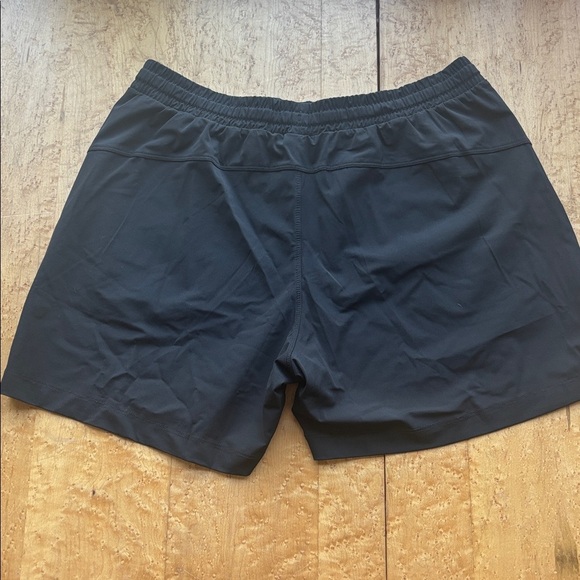 Size large black fabletics active shorts - Picture 2 of 6